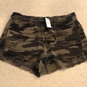 Express Camo Shorts NWT